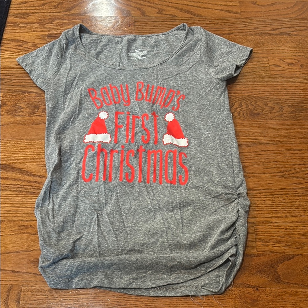Gray 'Baby Bump's First Christmas' T-Shirt size medium maternity
